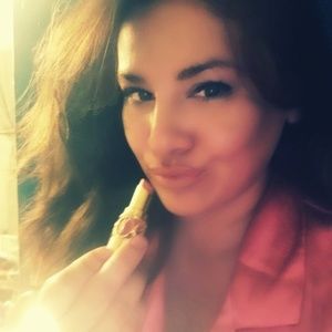 Meet your Posher, Desiree